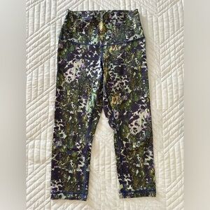 Lululemon women’s size small capri leggings, high rise